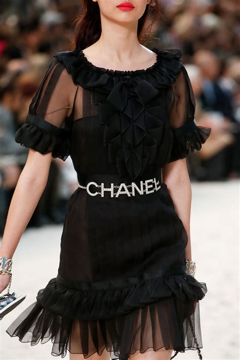 vêtements chanel|coco chanel vetement.